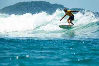 Quel équipement de surf choisir pour progresser dans les meilleures conditions ?