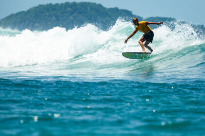 Quel équipement de surf choisir pour progresser dans les meilleures conditions ?