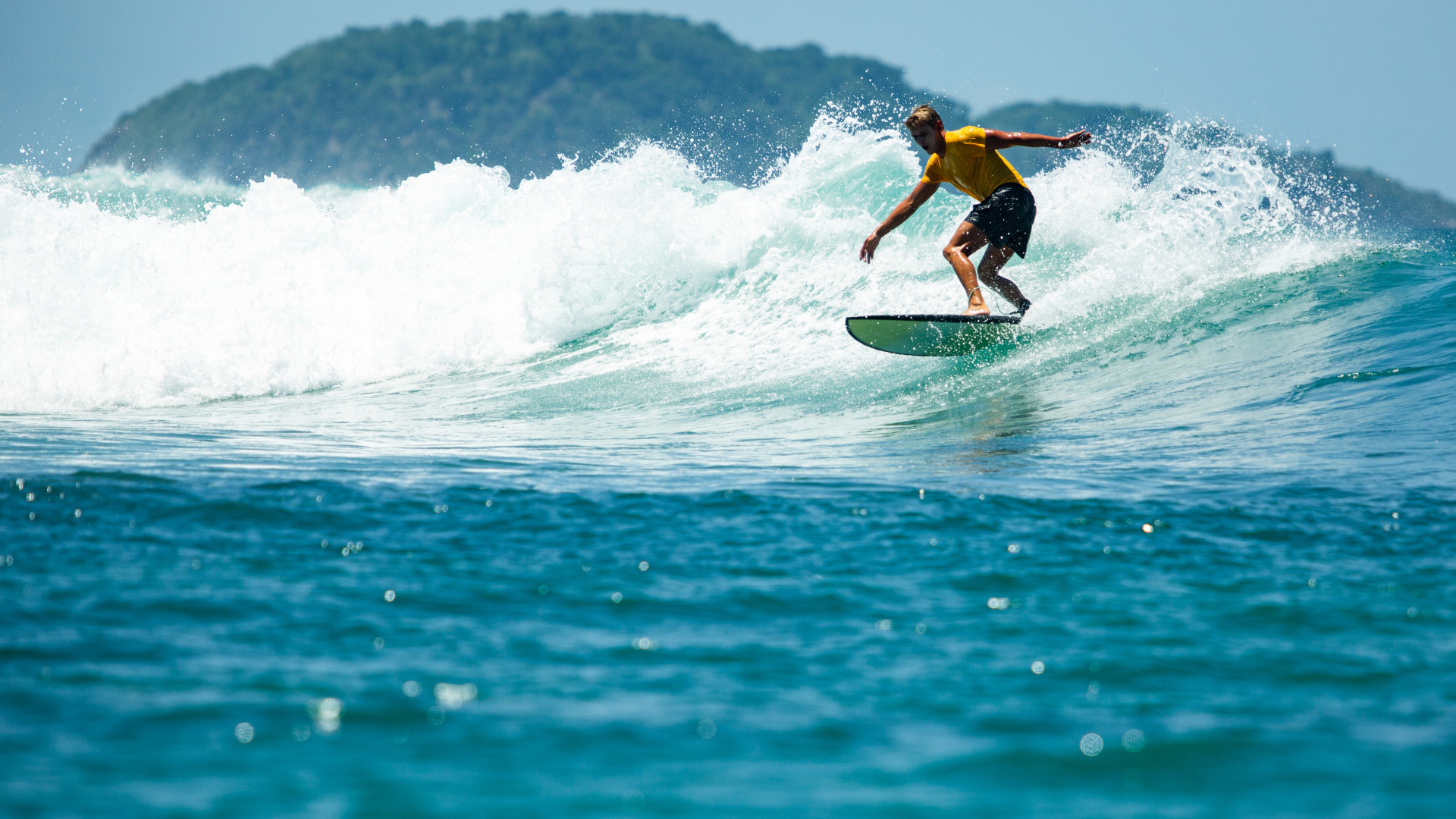 Quel équipement de surf choisir pour progresser dans les meilleures conditions ?